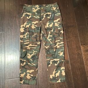 Black Orchid camo baggy cotton ankle pants NWT 31